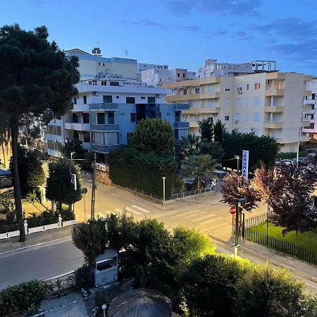 Modern Comfy Apartment With Balcony Durrës Exteriör bild